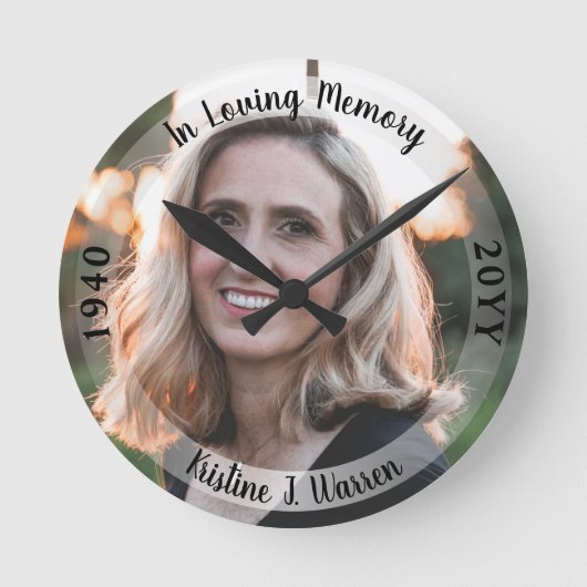 In Love Memory Memorial Foto Tod Runde Wanduhr (Vorderseite)
