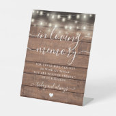 In Love Memory Memorial Rustic Holz String Light Sockelschild (Vorderseite)