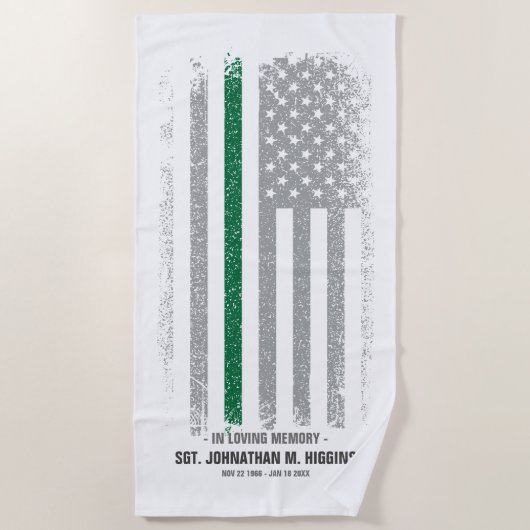 In Love Memory Military dünne grüne Linie Flag Strandtuch (Vorderseite)