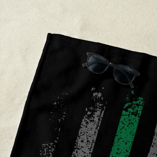 In Love Memory Military dünne grüne Linie Flag Strandtuch (Beispiel)