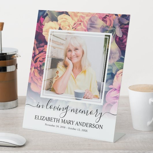 In Love Memory Moody Floral Beerdigung Foto Sockelschild (In Situ)