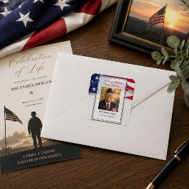 In Loving Memory US-Flagge Veteranen-Foto Quadratischer Aufkleber