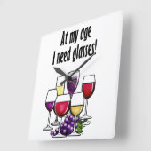 In meinem Alter brauche ich eine Brille! Quadratische Wanduhr (Winkel)