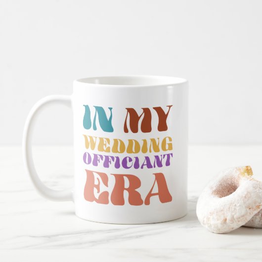 In meiner Ära als Trauungsredner im Retro-Stil Kaffeetasse (Mit Donut)