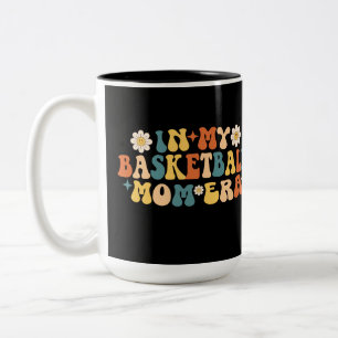 In meiner Basketball Mama Era Groovy Zweifarbige Tasse
