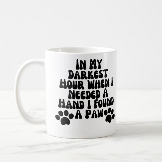 In meiner dunkelsten Stunde, wenn ich eine Hand in Kaffeetasse (Links)