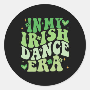 In meiner irischen Tanz-Ära Groovy Shamrock Tänzer Runder Aufkleber