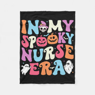 In meiner Spooky-Nurse-Ära Halloween Groovy Nursin Fleecedecke