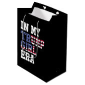 In meiner Trump Girl Era US 47. Präsident Mittlere Geschenktüte (Vorderseite Schrägansicht)