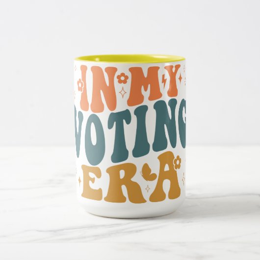 In meiner Wahlperiode kehrt die Wavy zurück Zweifarbige Tasse (Mittel)