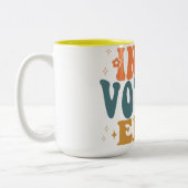 In meiner Wahlperiode kehrt die Wavy zurück Zweifarbige Tasse (Links)