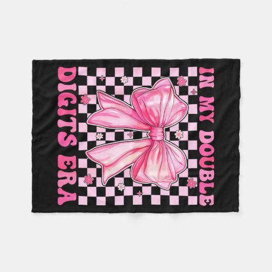 In My Double Digits Era Coquette Bow 10th Birthday Fleecedecke (Vorderseite (Horizontal))