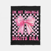 In My Double Digits Era Coquette Bow 10th Birthday Fleecedecke (Vorderseite)