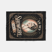 In My Showgirl Era Retro Glamorous Confidence Wome Fleecedecke (Vorderseite (Horizontal))