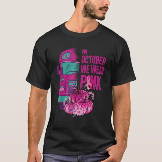 In October we wear pink school bus breast cancer a T-Shirt (Vorderseite)