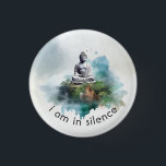 In Silence Buddha Meditation Button für Retreat #1<br><div class="desc">Namaste,  Meditation,  Retreat,  Langsames Gehen Die Taste hat einen einfachen minimalistischen Hintergrund,  der das Auge erfreut. Das kann benutzt werden,  wenn man in Meditation ist,  in Stille,  auf einem Rückzug,  oder einfach nicht will,  mit jemandem zu reden.</div>