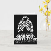 In This Family Nobody Fights Alone Lung Cancer Shi Karte (Gelbe Blume)