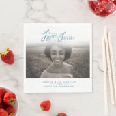 In unseren Herzen für immer Foto weiße Beerdigungs Serviette (Beispiel)