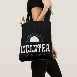 Incantra-Hauptlogo und gemusterte Tasche