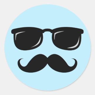 Incognito-Gesicht mit Schnurrbart und Sonnenbrille Runder Aufkleber