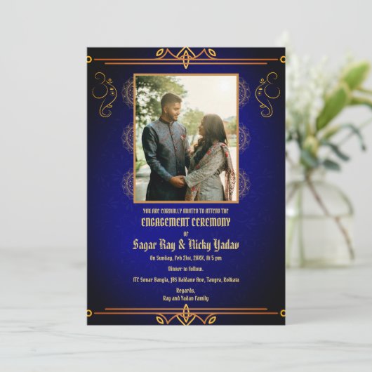 Indian Hindu Verlobung Zeremonie Couple Picture Einladung (Stehend Vorderseite)