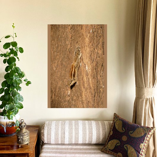 Indian Palm Eichhörnchen auf einem Baumstamm Fotodruck