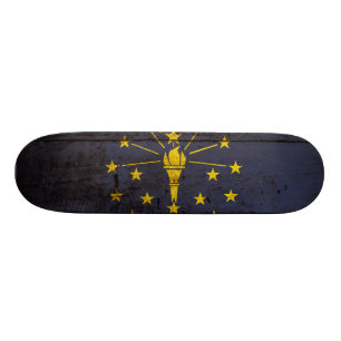 Indiana-Staats-Flagge auf altem hölzernem Korn Skateboard