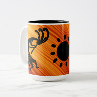 Indianeramerikanische Kokopelli-Tasse Zweifarbige Tasse