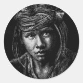 Indianerjunge 2004 zeichnend Postkarte Runder Aufkleber (Vorderseite)