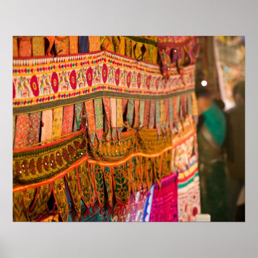 INDIEN, Goa, Baga: Samstag Abend Market (NR) Poster (Vorne)