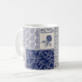 Indigo Blue Beige Floral Patchwork Kaffeetasse (Vorderseite Links)