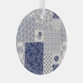 Indigo Blue Beige Floral Patchwork Ornament Aus Glas (Vorderseite Rechts)