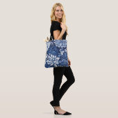 Indigo-Blüten-Tapeten-Tasche Tasche (Am Model)