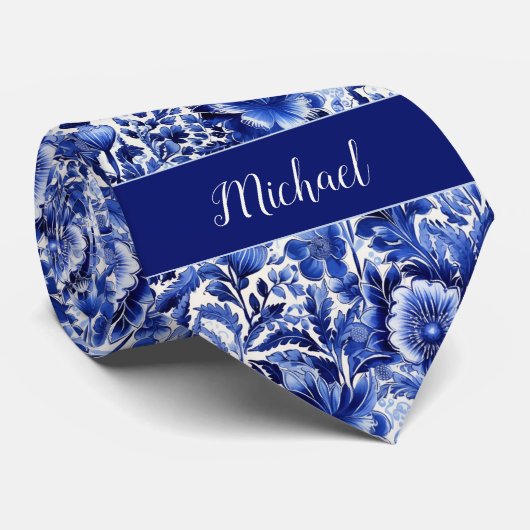 Indigo Floral Monogram Krawatte (Gerollt)