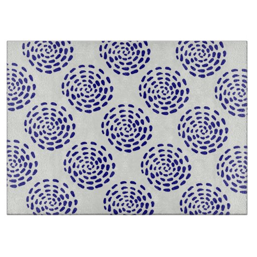 Indigoblau gestreiftes Kreismuster auf weiß Schneidebrett (Vorderseite)