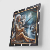 Indische Flusszeit: Der Blick des Beschützers Quadratische Wanduhr (Winkel)