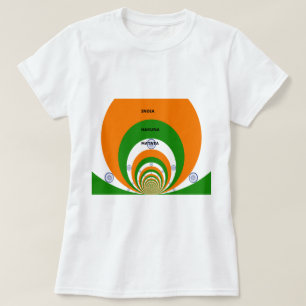 Indische Nationalflaggenfarben Design. Hakuna Mata T-Shirt