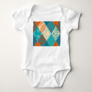 Indische Patchwork nahtlos Vintages Design. Baby Strampler