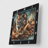 Indische Reverie: Willow's Shade Tiger's Peace Quadratische Wanduhr (Winkel)