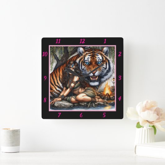 Indische Träume: Tigerstreifen Willow's Shade Quadratische Wanduhr (Zuhause)