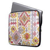 Indischer Teppichboden-Schmuckmuster. Ethnic Manda Laptopschutzhülle (Vorderseite Links)