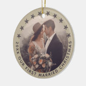 Individuell gestaltete Erste Verheiratete Weihnach Keramik Ornament (Links)