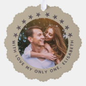 Individuell gestaltete Erste Verheiratete Weihnach Ornament Karte (Rückseite)