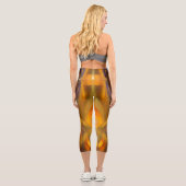 Individuell markierte farbenfrohe Natur-Wohlbefind Capri Leggings (Rückseite)