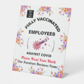 Individuelle Anwendung des Emasking-Firmenlogos fü Sockelschild (Vorderseite)