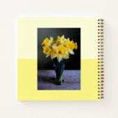 Individuelle, dynamische Daffodils Vase Still Life Notizblock (Rückseite)