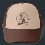 Individuelle Familienferien Sommerstrand Gruppenre Truckerkappe<br><div class="desc">Feiern Sie Ihren Strandurlaub mit unserem Custom Family Vacation Summer Beach Group Trip Matching T - Shirt! Diese personalisierten T-Shirts sind ideal für Wiedersehen, Freundesreisen oder Gruppenreisen und machen unvergessliche Erinnerungen. Passen Sie Ihren Urlaub mit Namen, Daten oder Destinationen an, um Ihnen einen einzigartigen Aufenthalt zu ermöglichen. Diese T-Shirts sind...</div>
