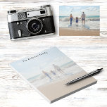 Individuelle Familienurlaube am Foto Notizblock<br><div class="desc">Personalisieren und fügen Sie Ihr Foto Ihrer Familie,  Kinder,  Ehefrau,  Freundin oder Haustier. Das Foto hat ein weißes Overlay,  sodass Sie Ihre Schrift sehen können. Das Foto zeigt ein Foto aus einem Familienurlaub und einen Tag am Strand.</div>