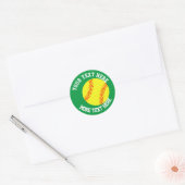 Individuelle Geburtstagsparty für Softballsport Runder Aufkleber (Umschlag)