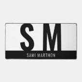 Individuelle, moderne Schwarz-Weiß-Einfache Initia Schreibtischunterlage (Vorderseite)